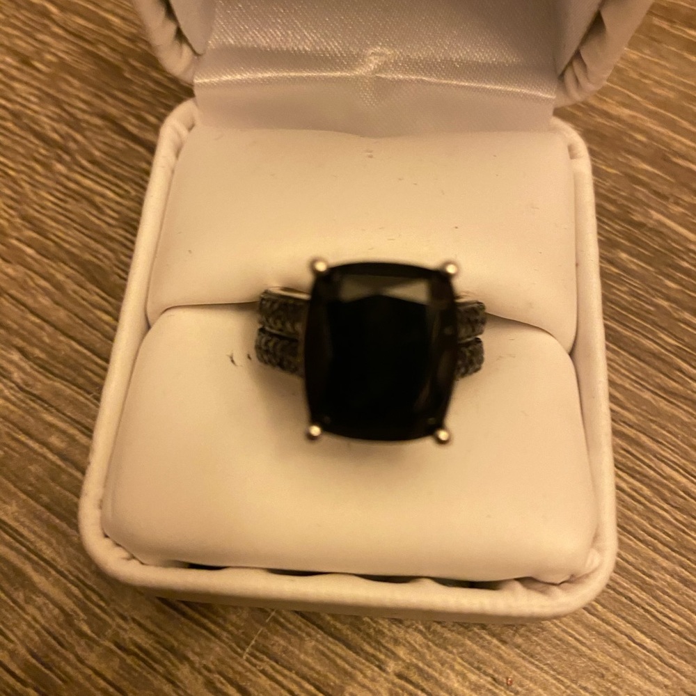 Black spinel and 925 sterling brand new
